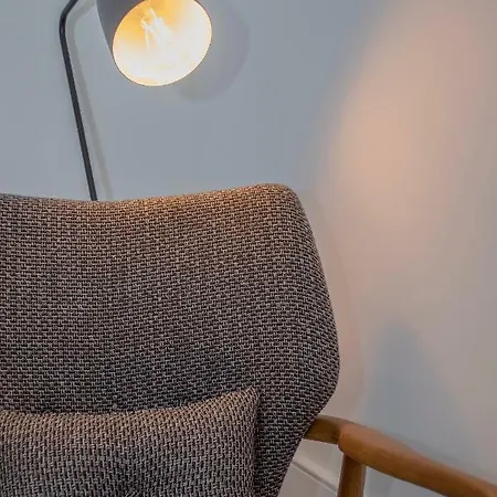 Liiiving In - Clerigos Terrace Apartment *
