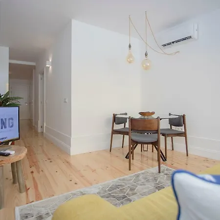 Liiiving In - Clerigos Terrace Apartment Porto